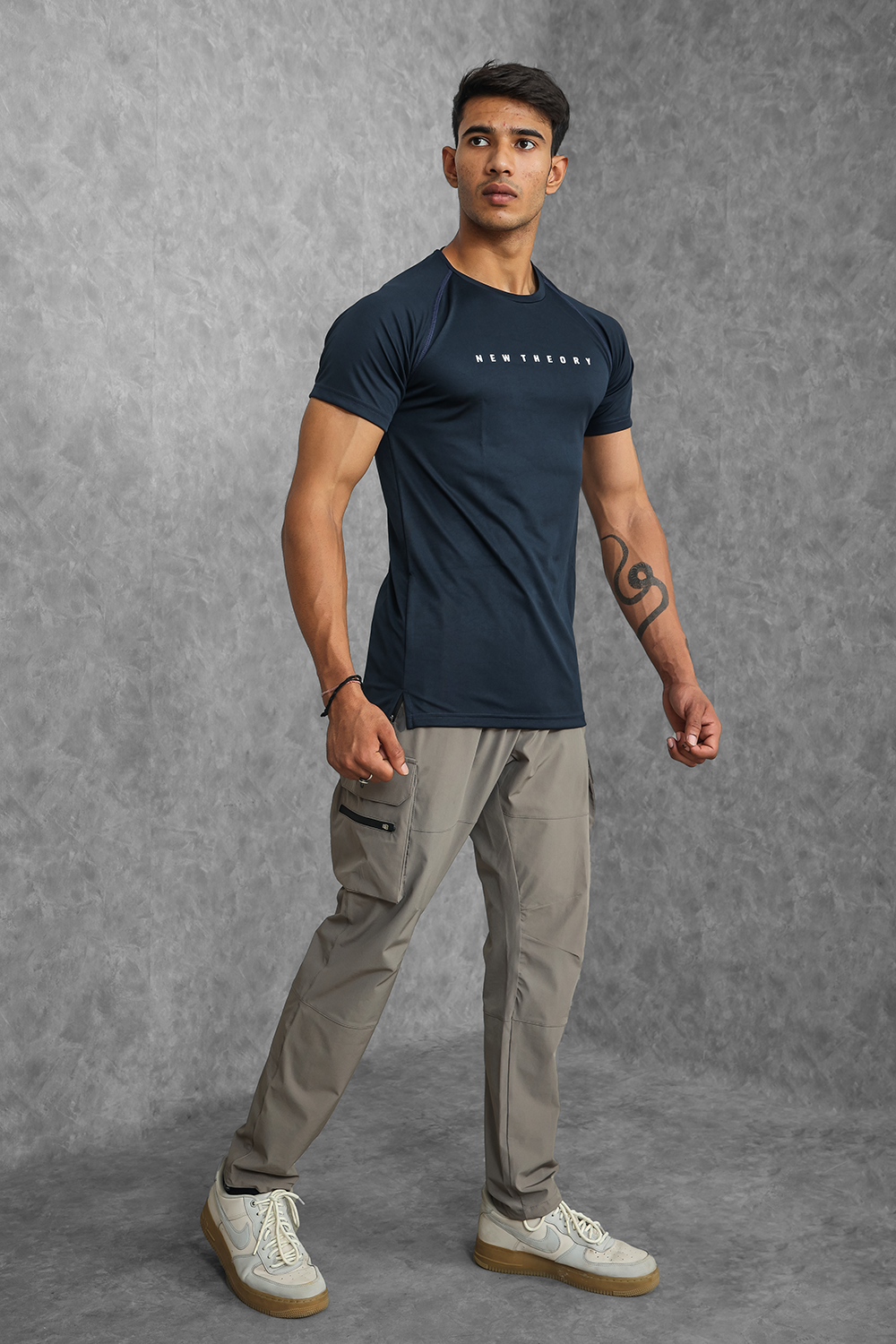 Insignia T-Shirt - Navy